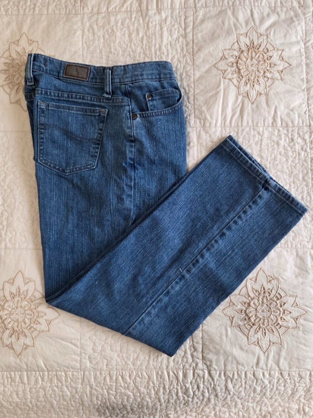 Lee Relaxed Straight Leg Jeans, Medium Wash, 6S